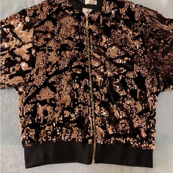 Beautiful jacket for women, this is twinkle jacket, you can use it at night - Picture 2 of 5